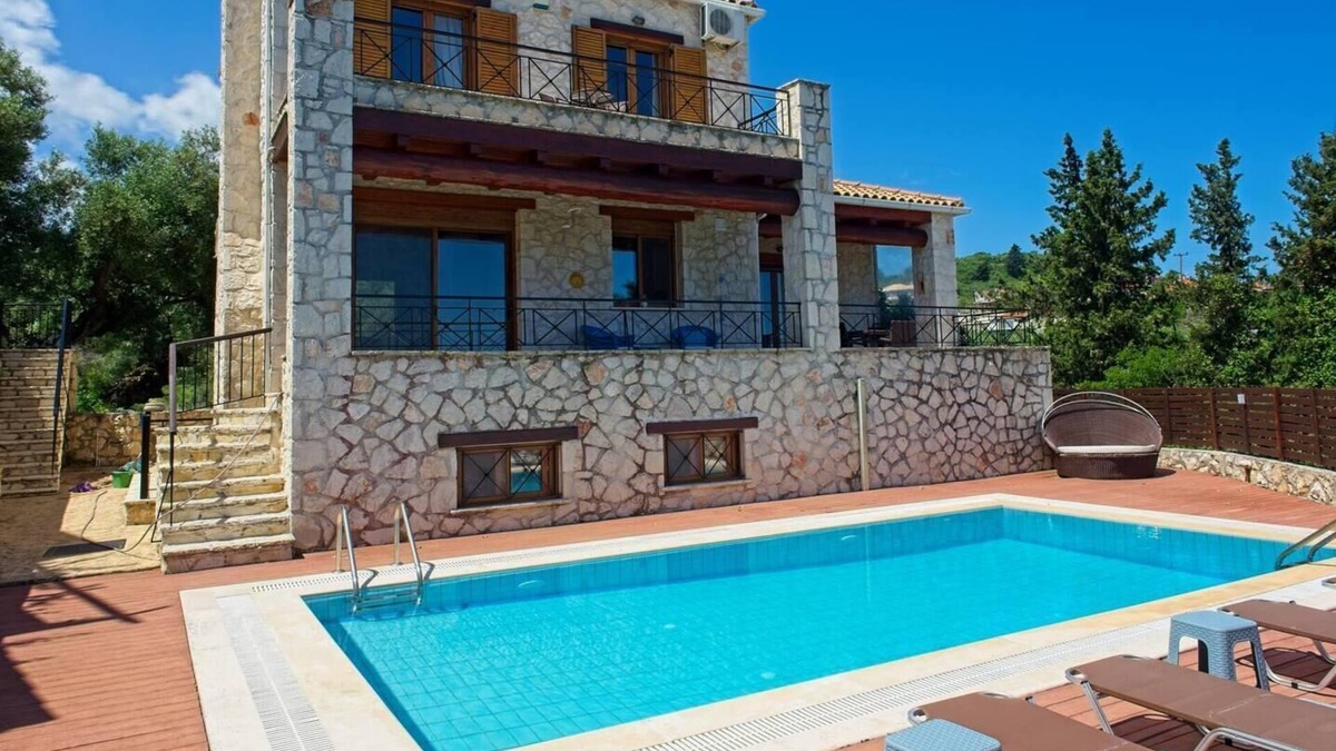 Tragaki Villa | Villa Petalouda Stunning Villa in Tragaki Zante