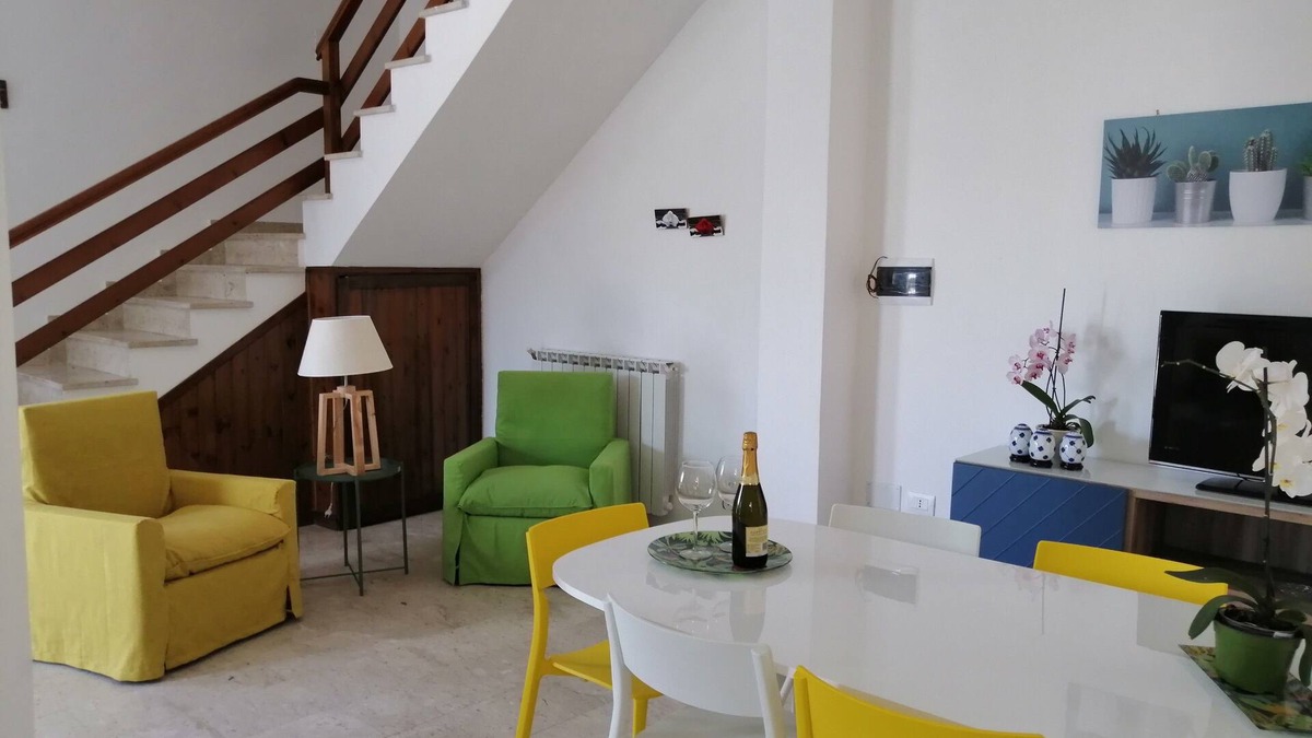 Addaura Villa | Villa Piera 500 meters from Mondello beach FREE WI-FI FREE PARKING.