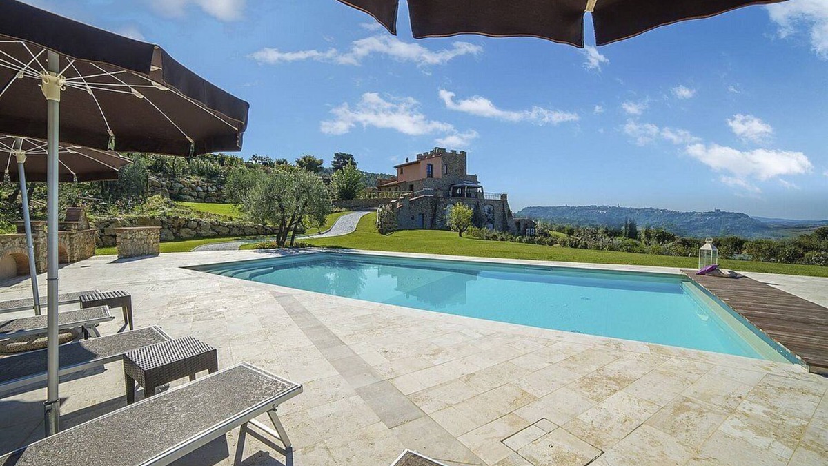 Iano Villa | Villa Pietrina: An elegant and welcoming three-story ancient watch tower surrounded by the greenery, with Free WI-FI.