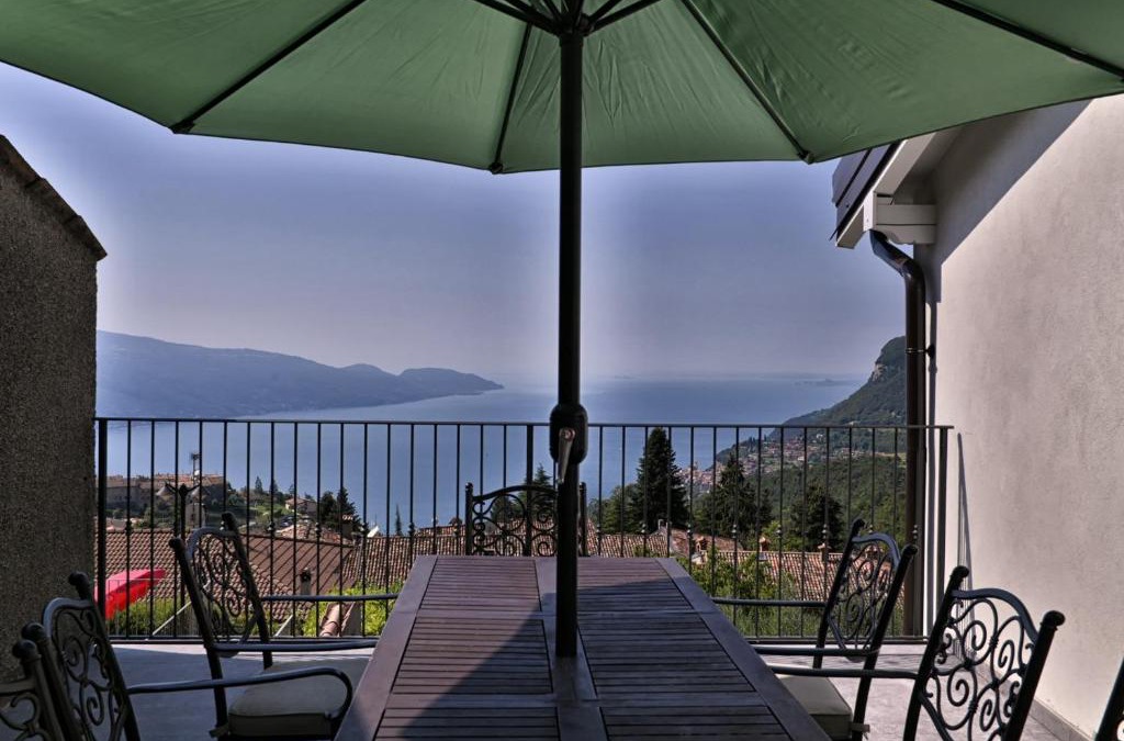 Gardola Villa | Villa Pineta - Theater Home