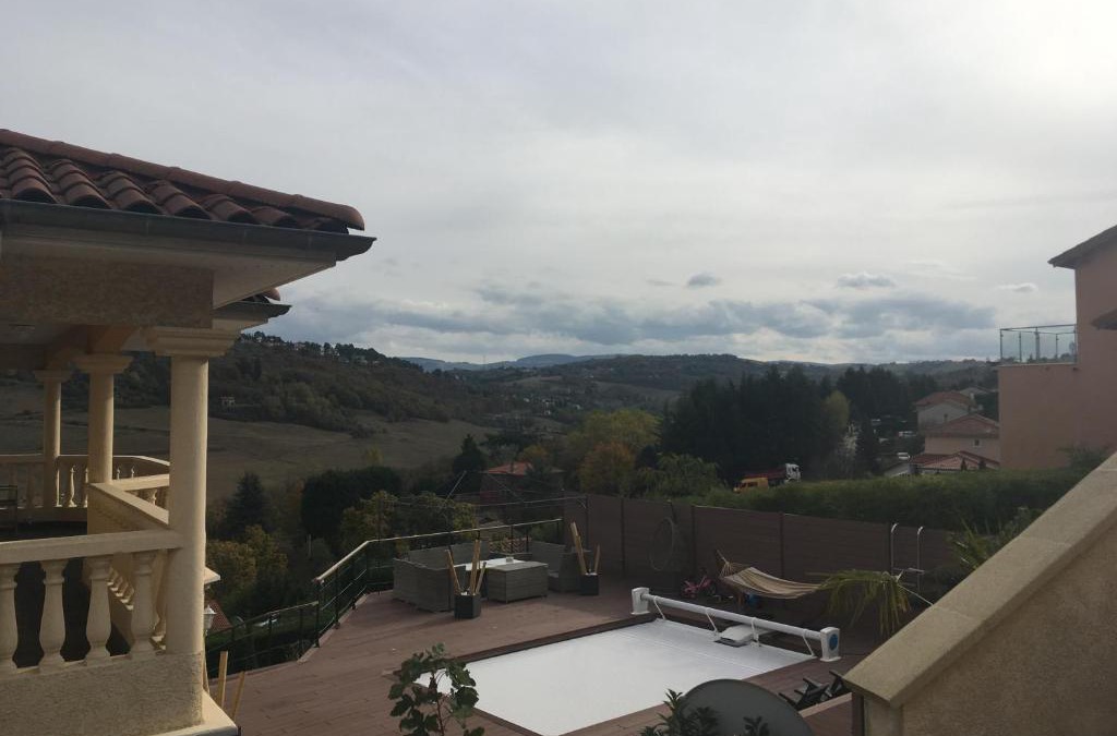 Saint-Genest-Lerpt Villa | VILLA PISCINE