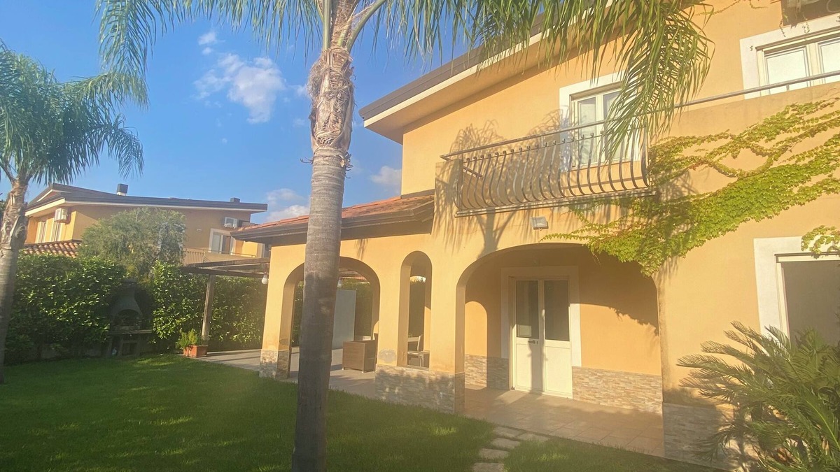 Pizzo Villa | Villa Pizzo Beach club