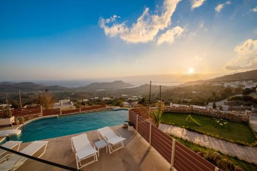 Mariou Villa | Villa Plakias Sunset with Heated Pool & Childrens Area, Walk to Restaurant