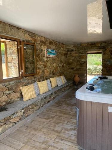 Santo-Pietro-di-Tenda House | Villa Pleine campagne Jacuzzi 15 mn Saint Florent