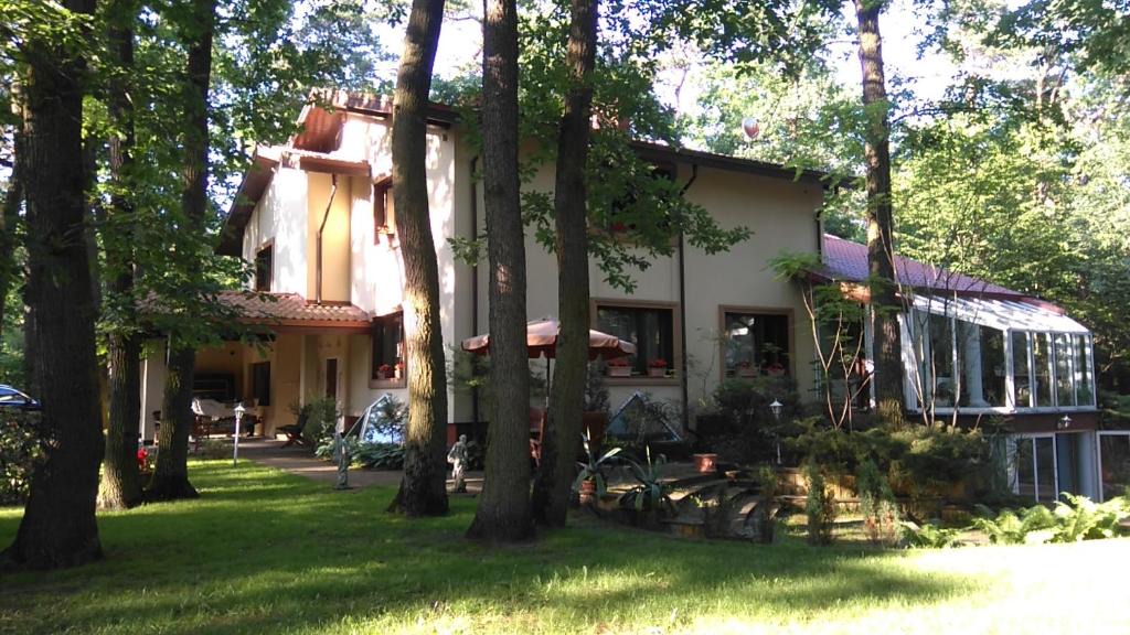Podkowa Lesna Bed & Breakfast | Villa Podkowa