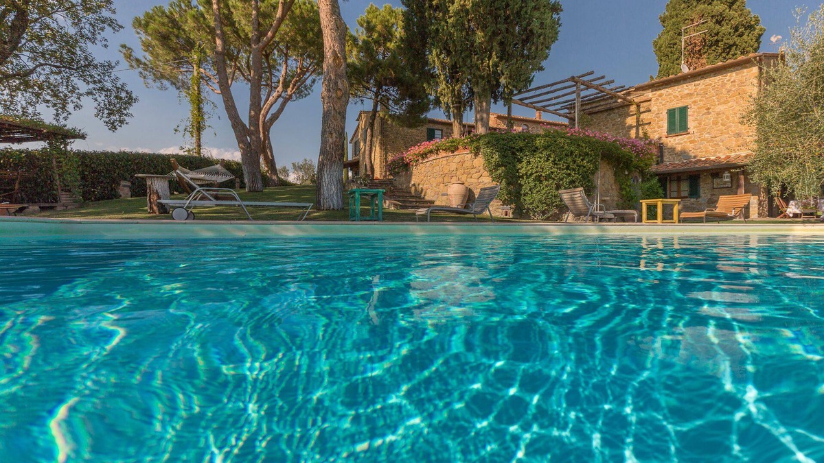 Lucignano Villa | Villa Poggiospinoso - Holiday Country villa with swimming pool in Lucignano, Valdichiana, Tuscany