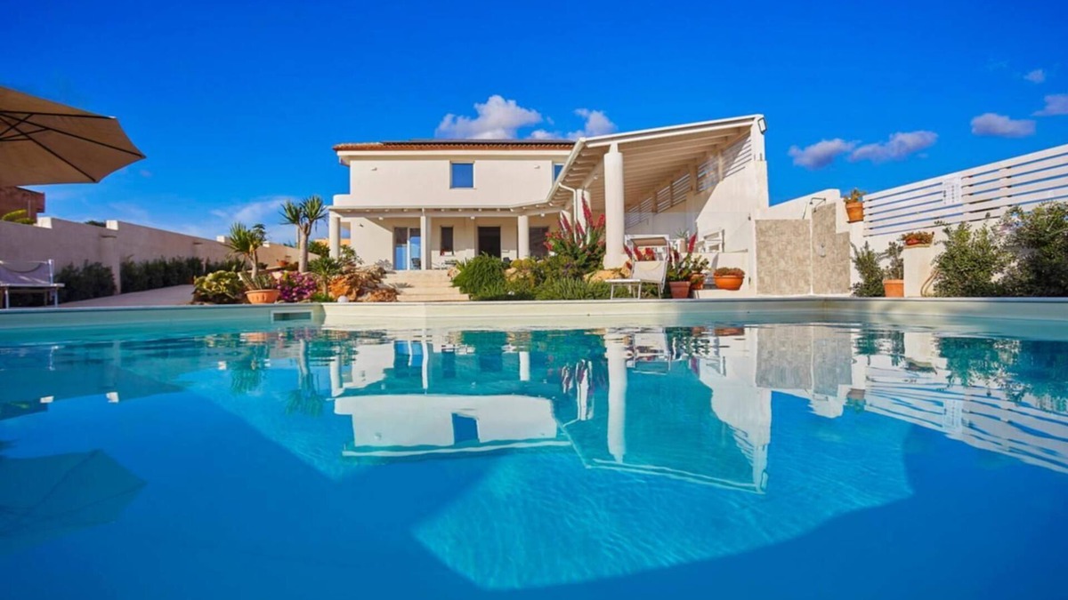 Petrosino Villa | Villa Pomelia by Xenia Sicily Villas