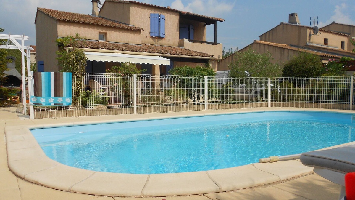 Bouc-Bel-Air Villa | VILLA + POOL + GARDEN WITH TREES