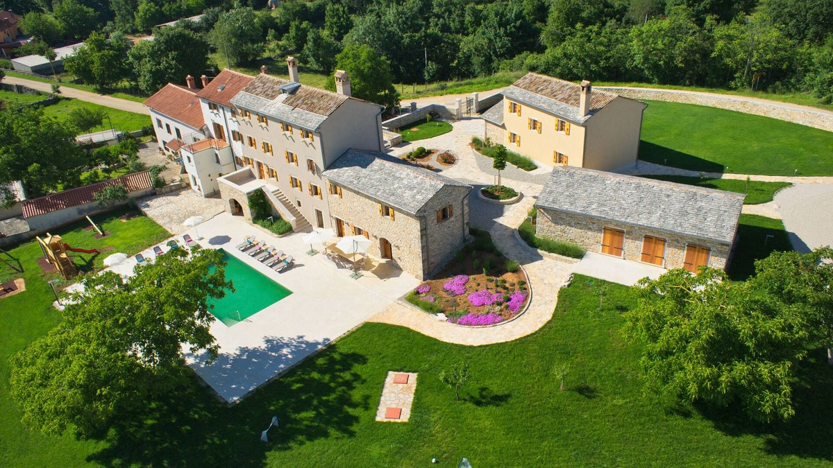 Makovci Villa | Villa Poropati, Groznjan - Luxury Countryside Estate up to 19 personsn80m2 pool