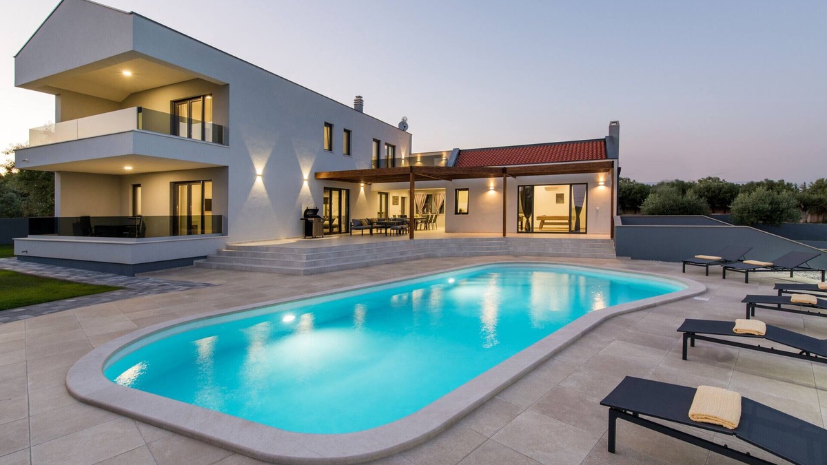 Peruski Villa | Villa Posidonia near Pula with sea view and surrounded by olive trees