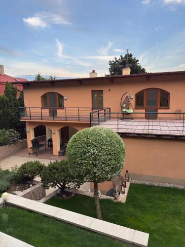 Branik Villa | Villa Prague - Wellness, Pool, Jacuzzi, Sauna, Garden, Terraces