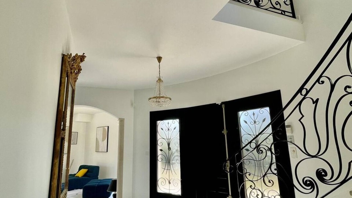 Saint-Yrieix-sur-Charente Villa | Villa Prestige