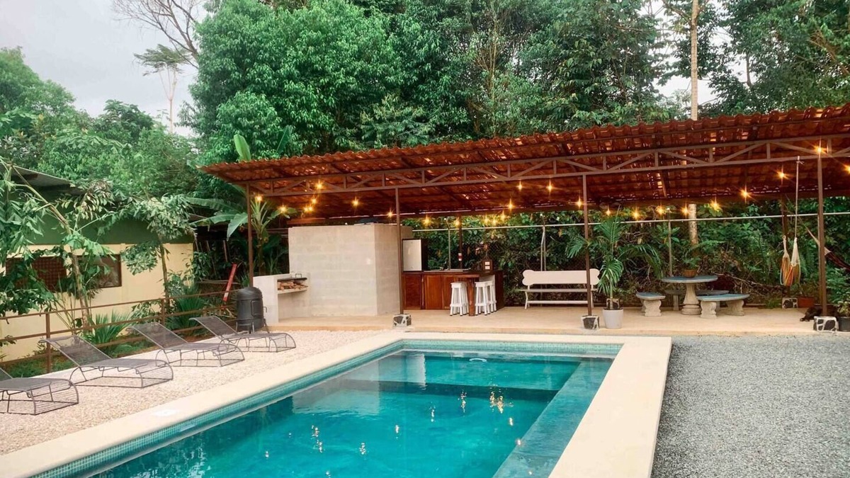 Naranjito Villa | Villa Privada cerca de Playa Manuel Antonionn