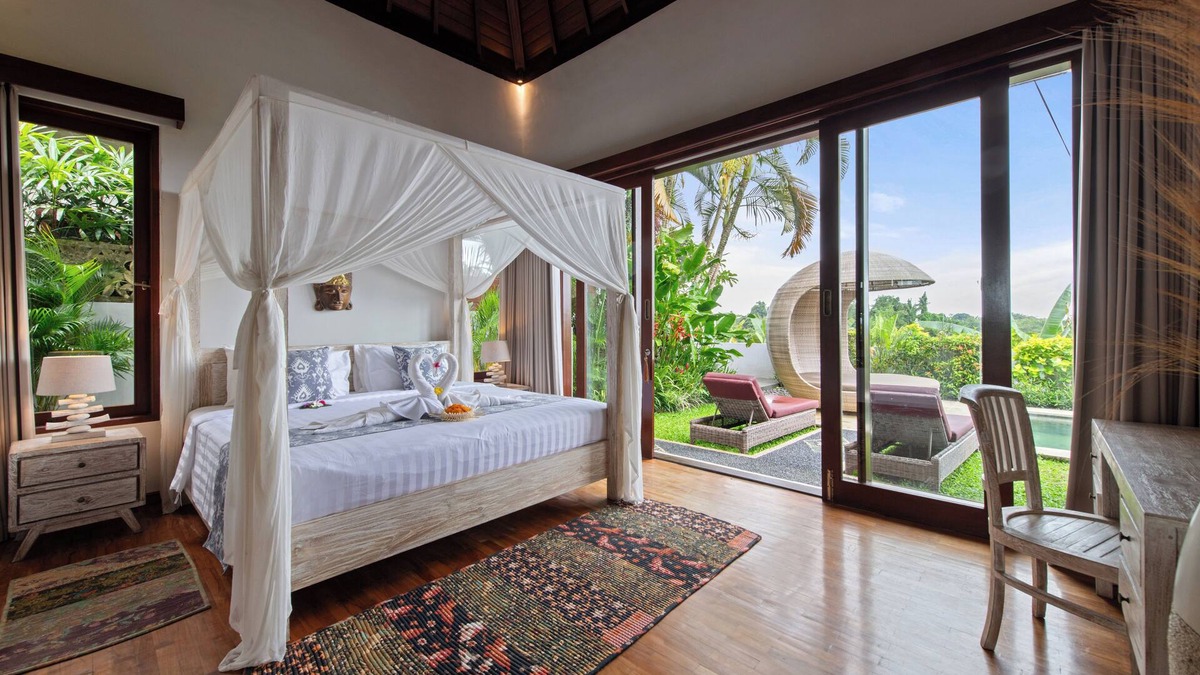 Tegal Mengkeb Villa | Villa Private Pool Sahaja 4 Surrounded by Rice Fields