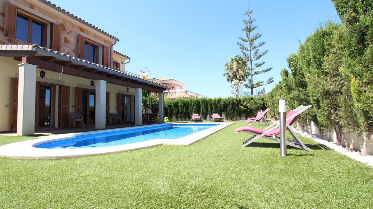 El Toro Villa | Villa Puerto Adriano with Private Pool and 5 min walk from the Beach