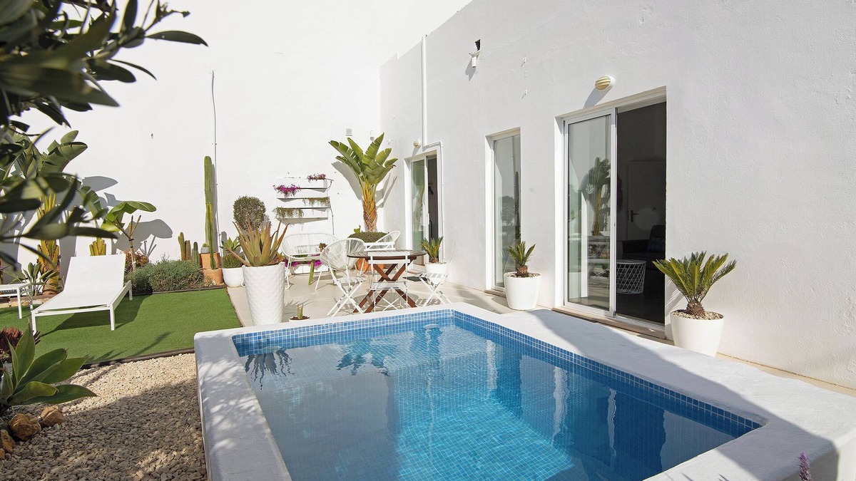 Patroves House | Villa Rafa with Private Pool, Garden, Wi-Fi & A/C