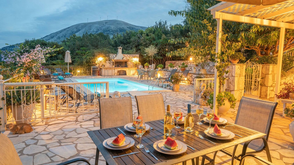 Divarata Villa | VILLA REGINA - Private paradise with tree-house&heated pool