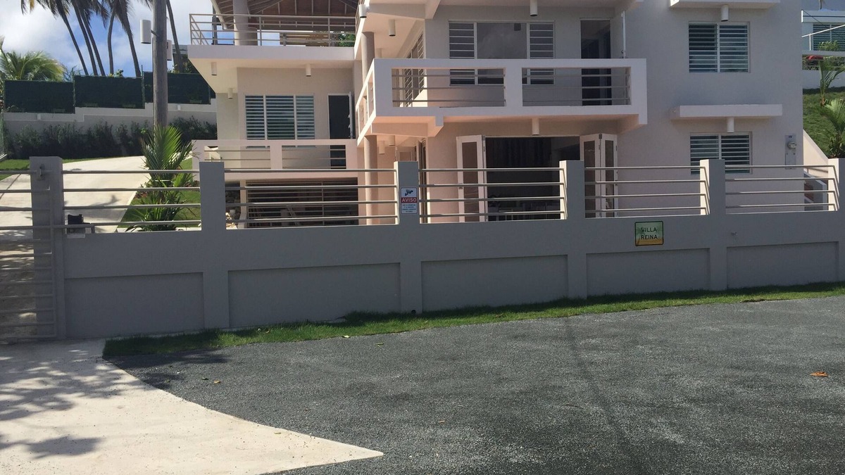 Camino Nuevo House | "VILLA REINA" Ocean Front Villa With Private Pool On Secluded Beach !
