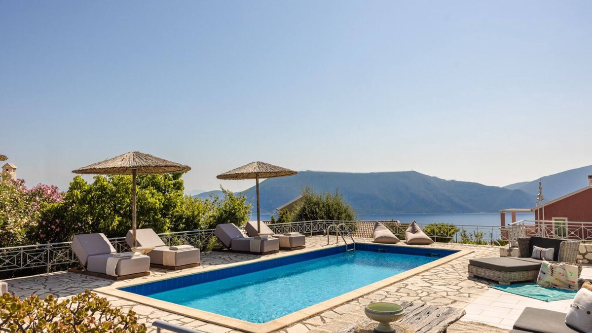 Katsarata Villa | Villa Renata.