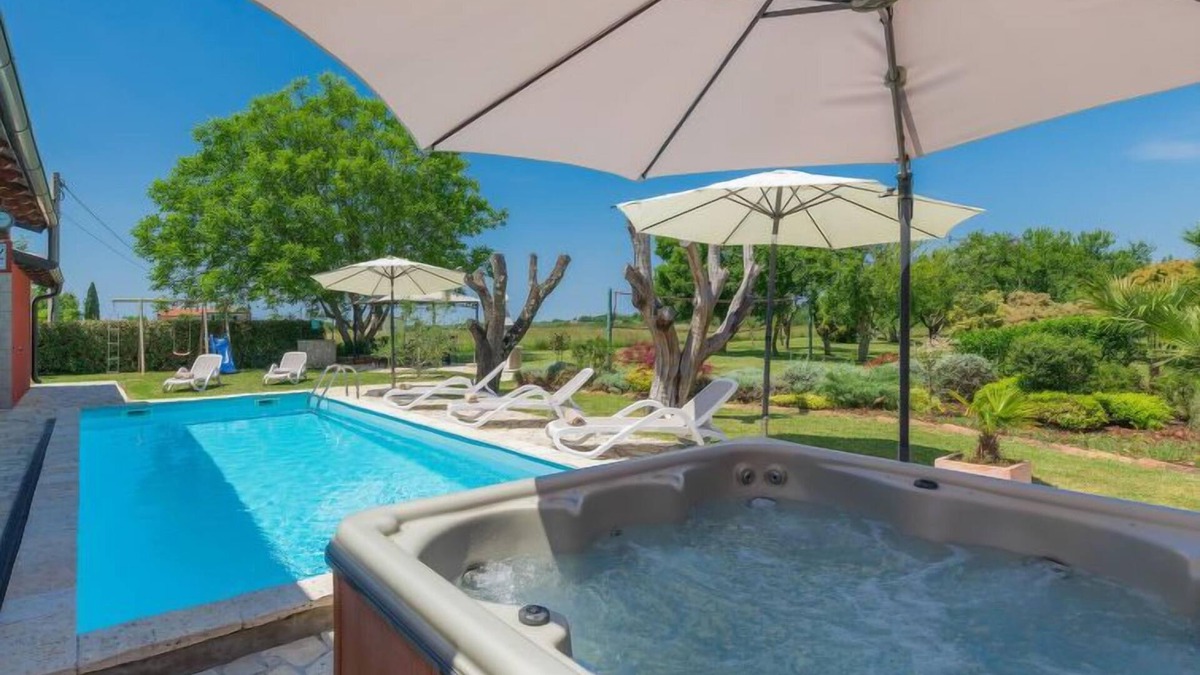 Kaldanija House | Villa Renzo by Interhome