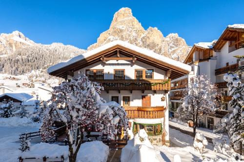 Corvara in Badia Apartment | Villa Resi Apartments