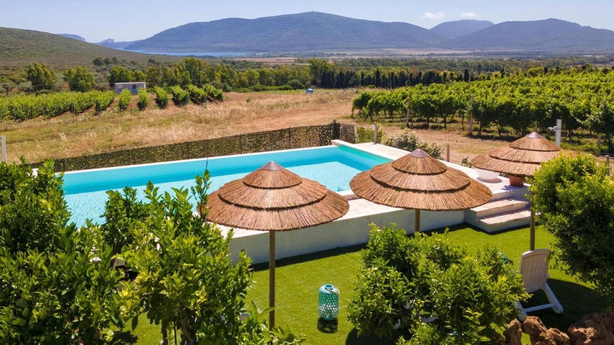 Alghero Villa | Villa 'Residenza Alla Collina Romantic Spa' with Sea View, Wi-Fi and Air Conditioning