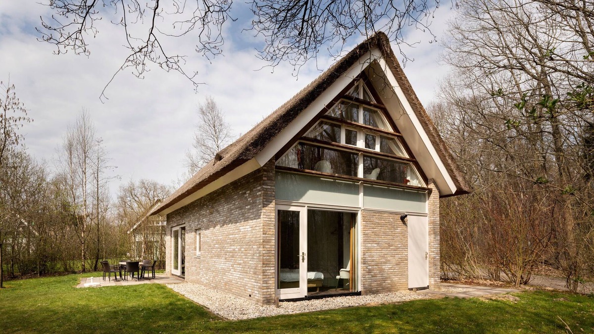 Ruinen Villa | Villa Retreat w/Outdoor Bubble Bath