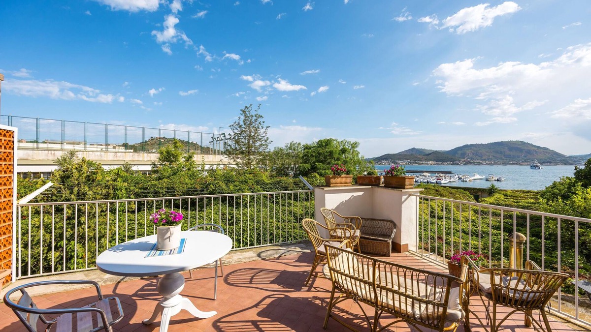 Bacoli Apartment | Villa Rispoli by NapoliApartments