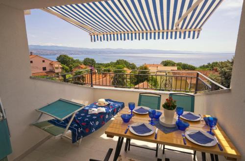Opric Apartment | Villa Riviera blue with seaview, pool, whirlpool, parking and boat excursions