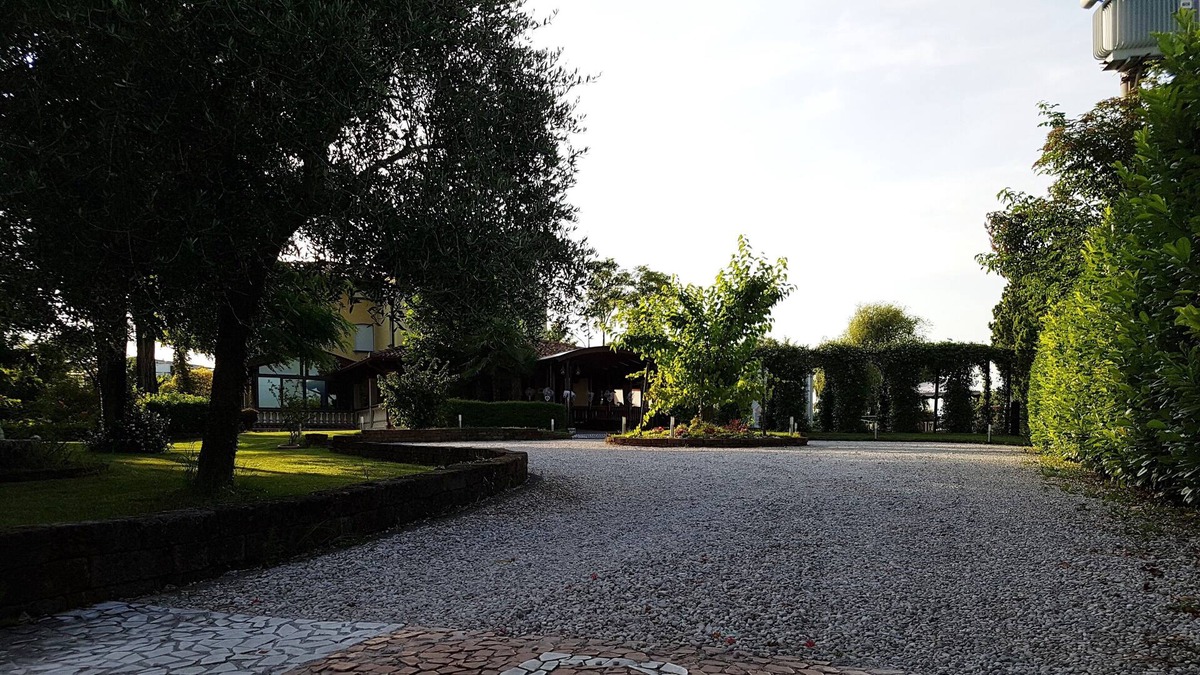 Pradamano Hotel | VILLA RIVIERA