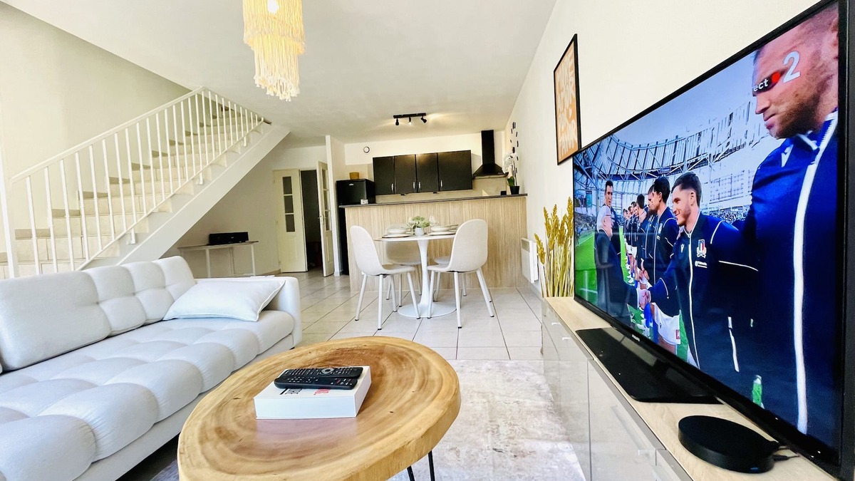 Massilia House | Villa Rodger, 80m2 Proche Centre Ville et Route des Plages, 2 ch, Parking, ext