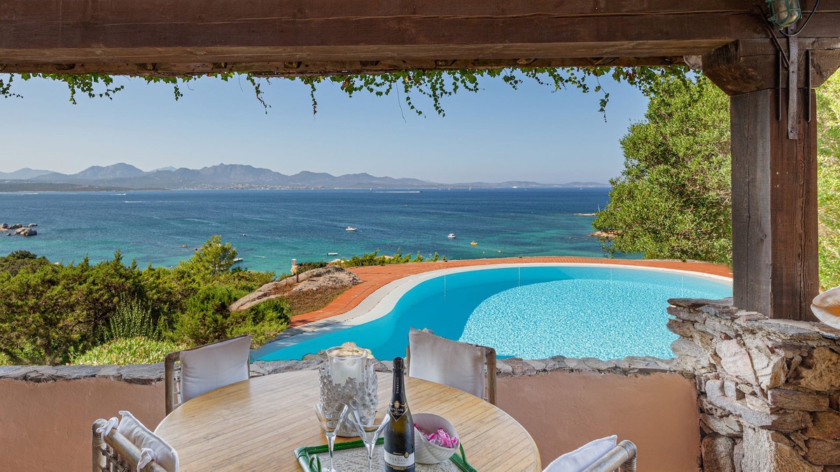 Li Cuncheddi Villa | Villa Romantica, Li Cuncheddi, Capo Ceraso, Olbia