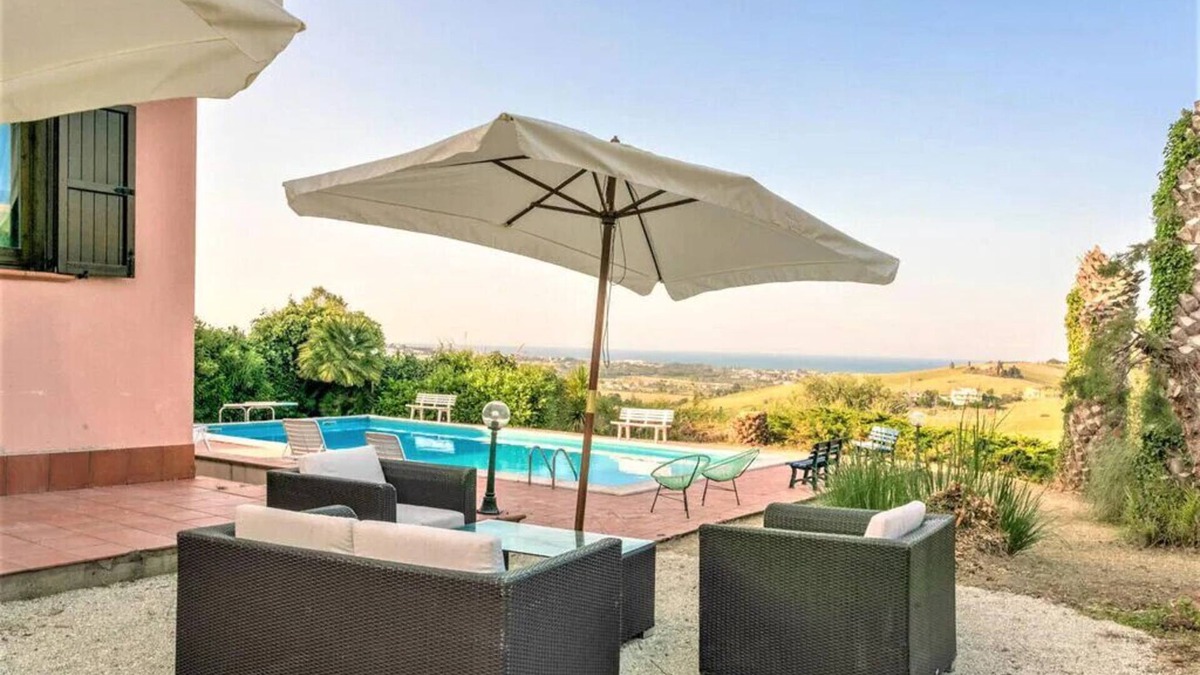 Cologna Spiaggia Apartment | Villa rosé - nature sea view