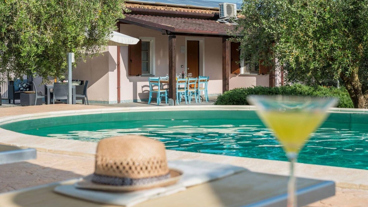 Fossombrone Villa | Villa Rosa 10 - Five Bedroom Villa, Sleeps 10