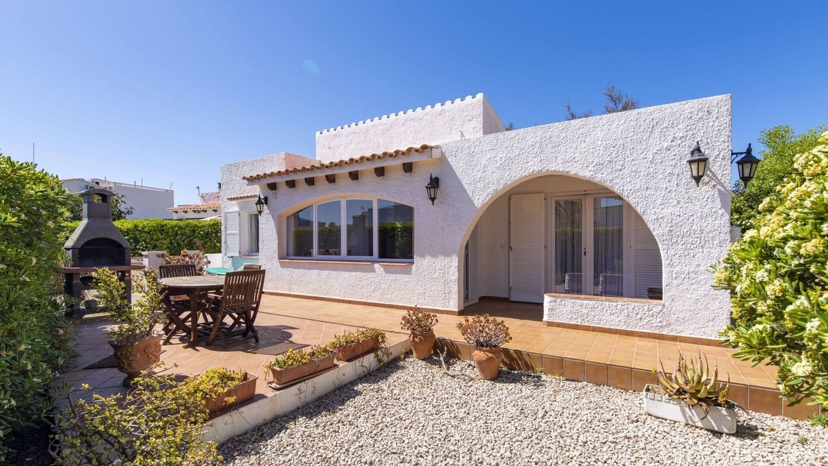 S'Algar Villa | Villa Rosa bbq patio free AC, Wi-Fi sleeps 5