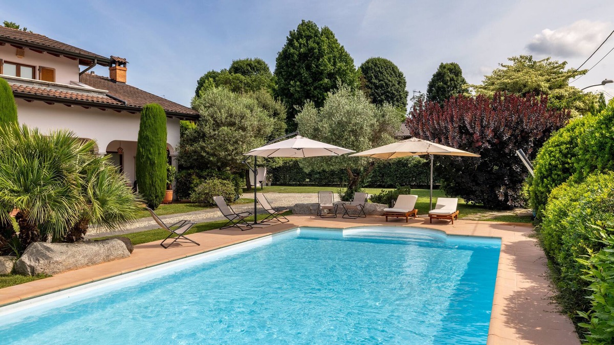 Ispra Villa | Villa Rosa - Harmonious and Welcoming