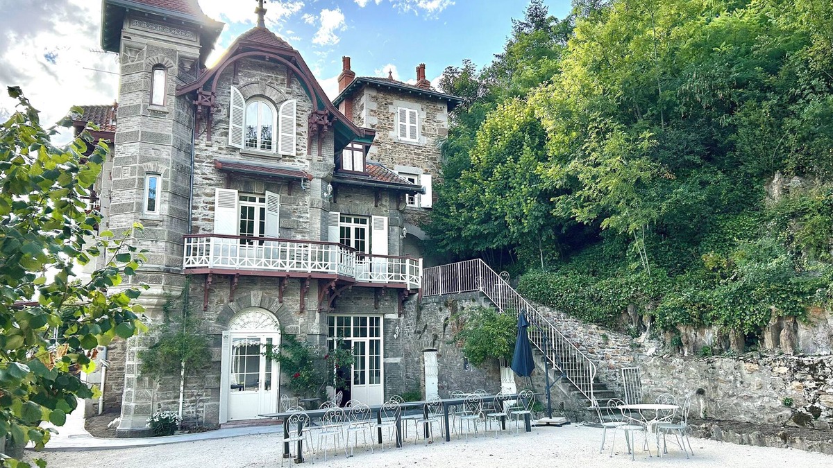 Auvergne-Rhone-Alpes Other | Villa Rose, a manor house in the Monts du Lyonnais