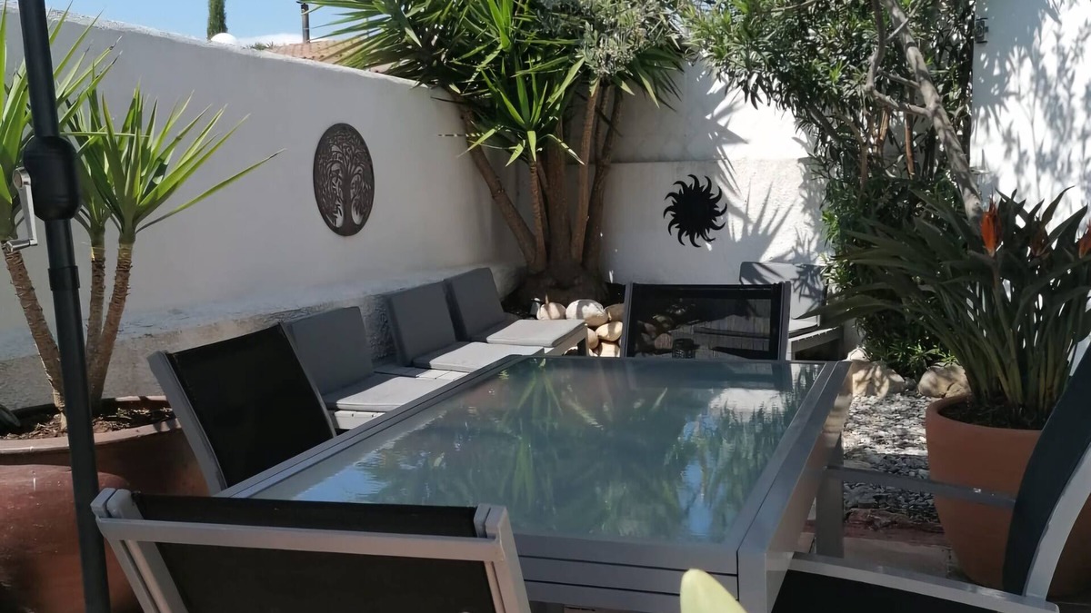 El Mas Bosca Villa | Villa Roses near downtown and quiet beaches