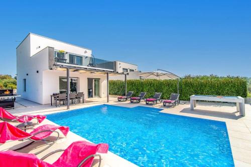 Grandici Villa | Villa Rosmarino by Villa Plus