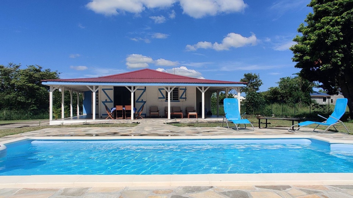 Morel Villa | Villa Rouyo. Character villa with swimming pool accessible for disabled people.