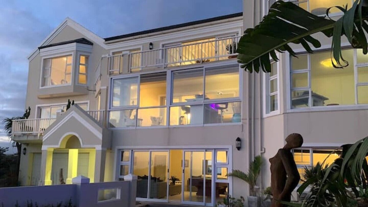 West Bank Villa | Villa Royal