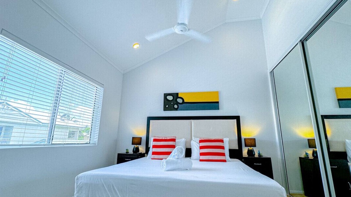 Manunda House | Villa Royale - Cairns City