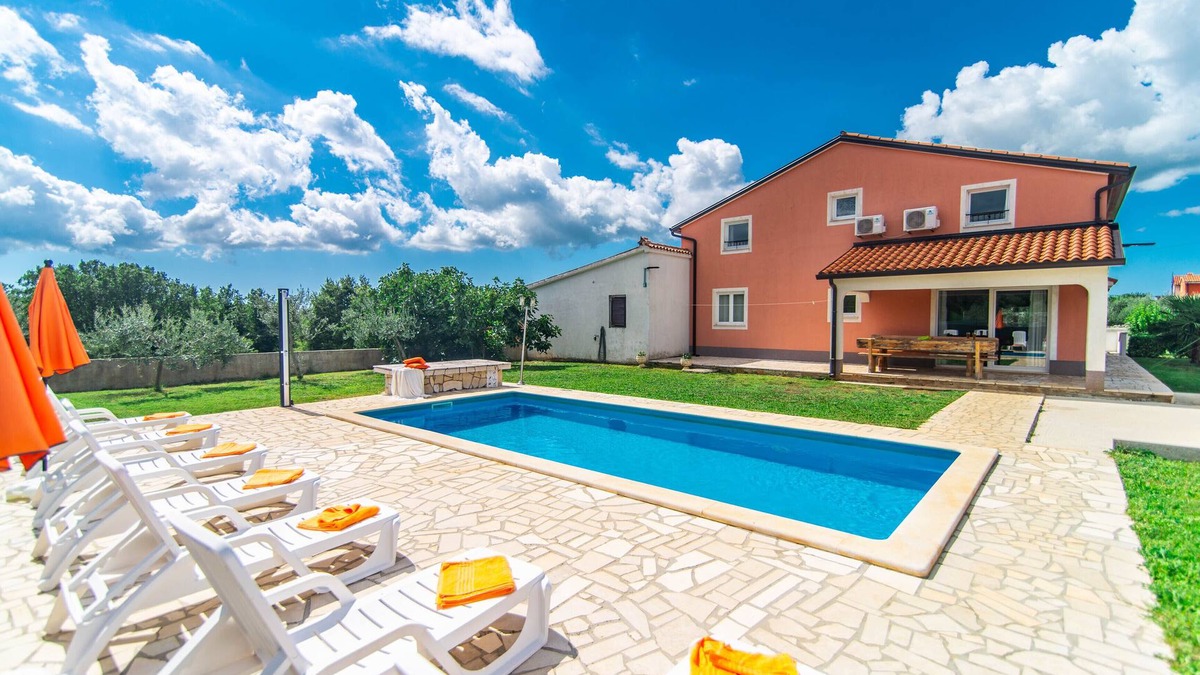 Vosteni Villa | Villa Roza with private pool and 6 bedrooms near Poreč