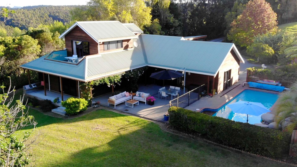Warkworth Villa | Villa rural oasis with pool