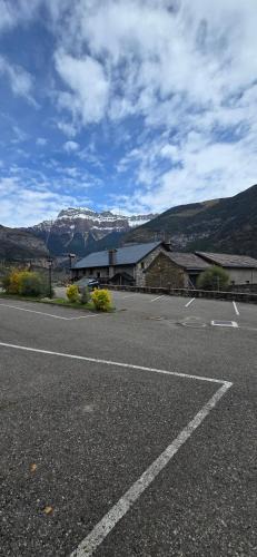 Torla Hotel | Villa Russell Hotel&Apartments