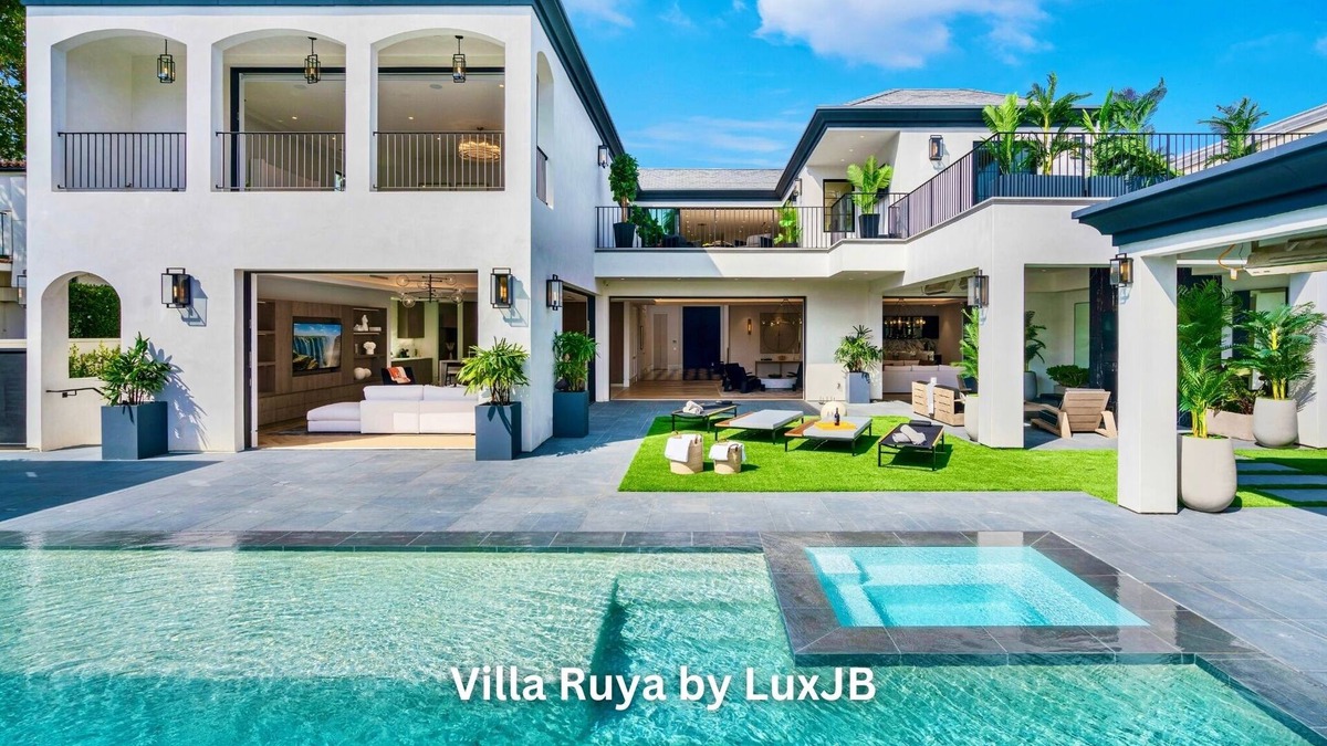 The Flats Villa | Villa Ruya by LuxJB🥇Beverly Hills Flats I Mega-Mansion l Cinema I Gym I Sauna