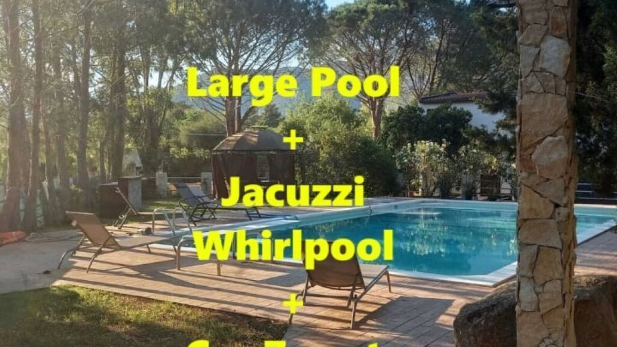 Villaggio delle Mimose Villa | "Villa Stravanata" with swimming Pool - car available - outdoor heated hot tub