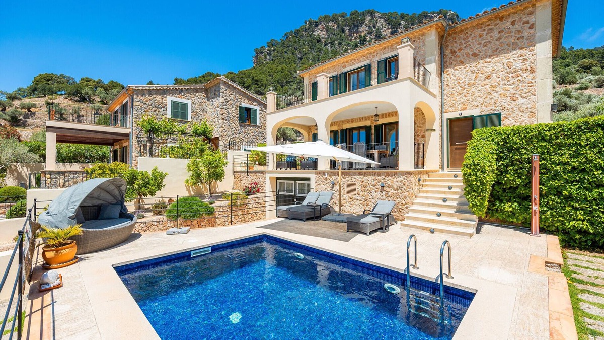 Valldemossa Villa | Villa 'Sa Papaiona' with Mountain View, Private Pool and Wi-Fi