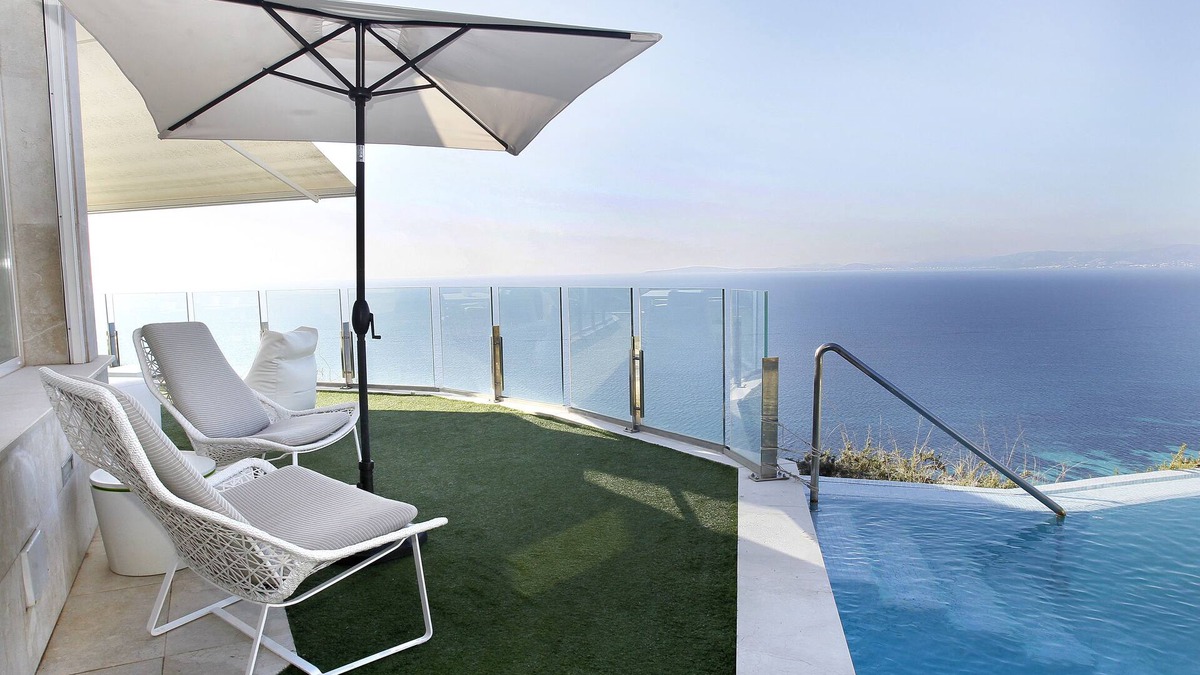 Sa Torre Villa | VILLA SA TORRE. FIRST LINE IN BAHIA DE PALMA. LUXURY MEDITERRANEAN VILLA