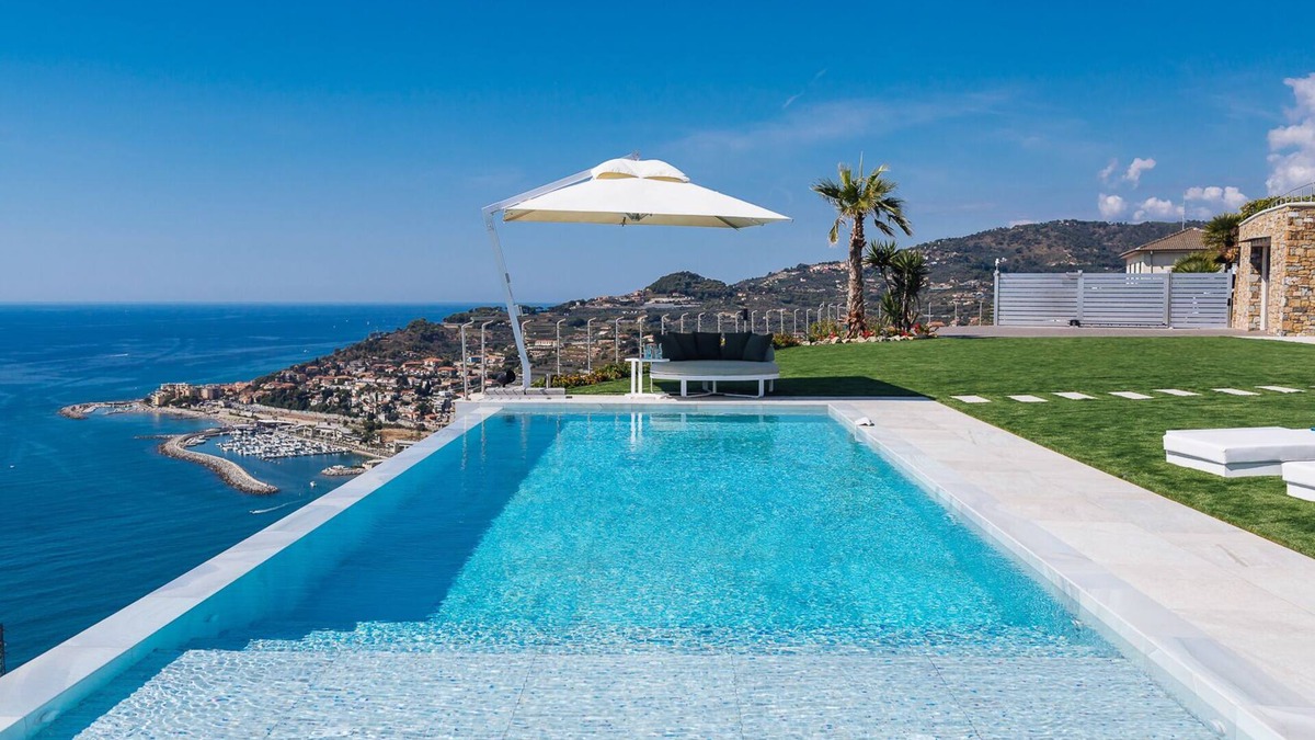 Imperia Villa | Villa Sabrina Riviera dei Fiori a Picco sul Mare with Pool, Wellness & SPA